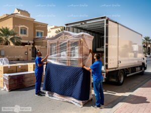 خدمات نقل الأثاث في العاصمة: استعدادات الشاحنات وخطوات إتمام الموعد